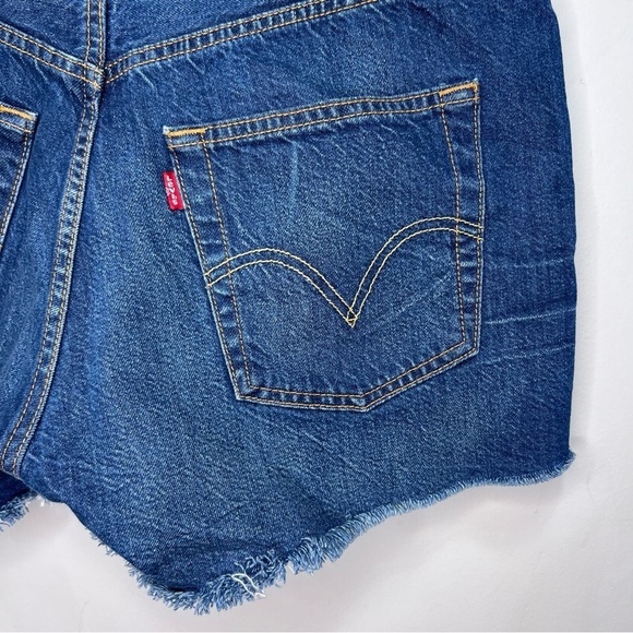 Levi's 501 Jean Shorts Side Slit Raw Hem Size 30 - Picture 6 of 14